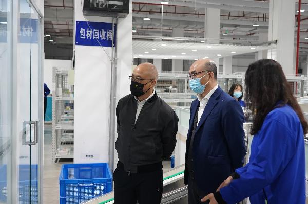 疫情在前，責(zé)任在肩！左敏總裁一行檢查慰問(wèn)上藥物流抗疫保供工作