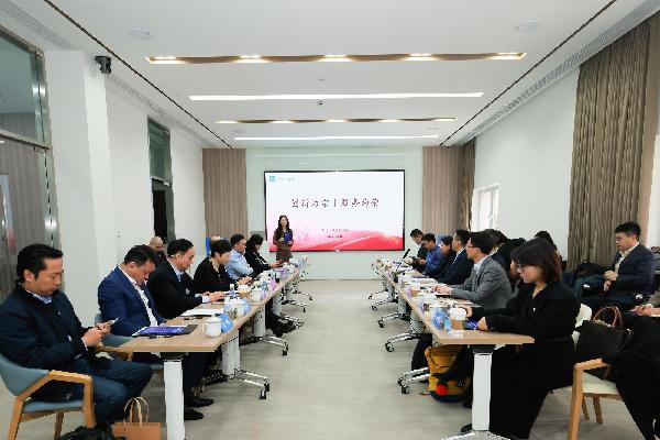 阿斯利康中國(guó)總經(jīng)理林驍帶隊(duì)參訪上藥云健康“益藥·綜合旗艦體”，共筑醫(yī)藥創(chuàng)新服務(wù)新生態(tài)